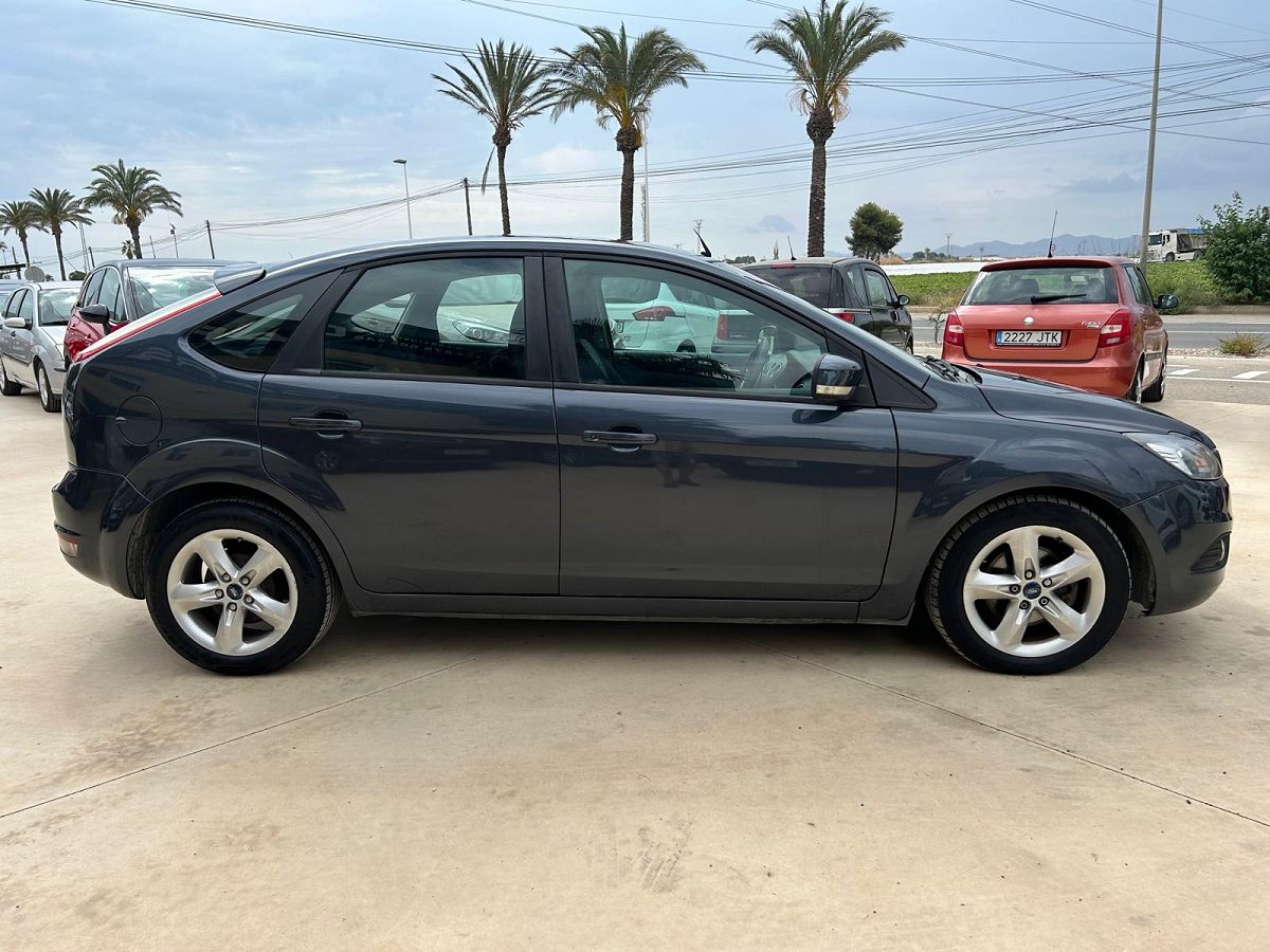 FORD FOCUS TREND 1.6 AUTO PETROL SPANISH RHD IN SPAIN 111000 MILES SUPERB 2008